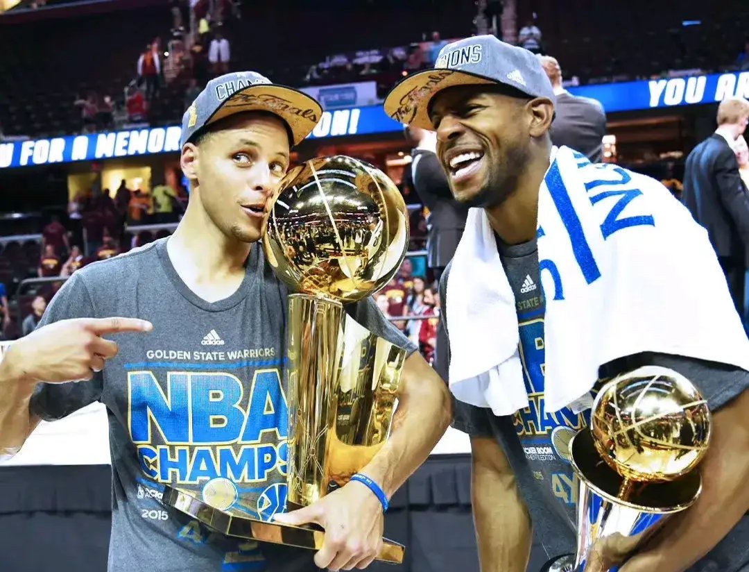 开云体育-库里意外战胜热火，比赛规则变更引爆全场！观众掌声雷动-开云体育