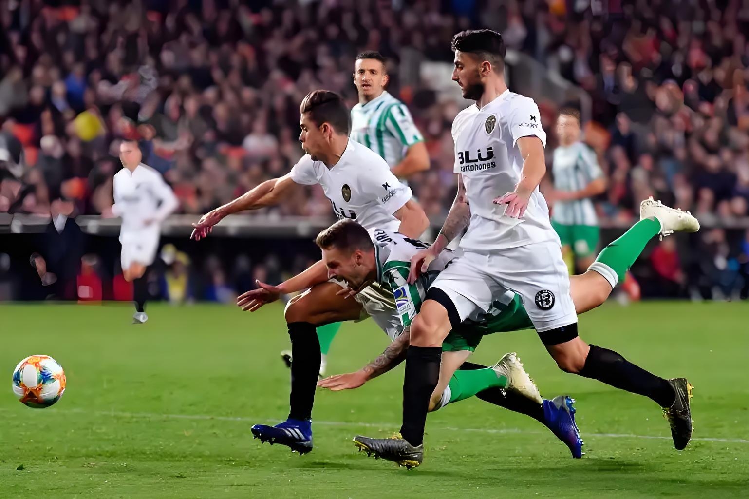 开云中国-赛地聚焦：德国杯冲刺阶段热度飙升，摩纳哥篮板制胜，话题不断，团队化学反应显著的简单介绍-开云中国